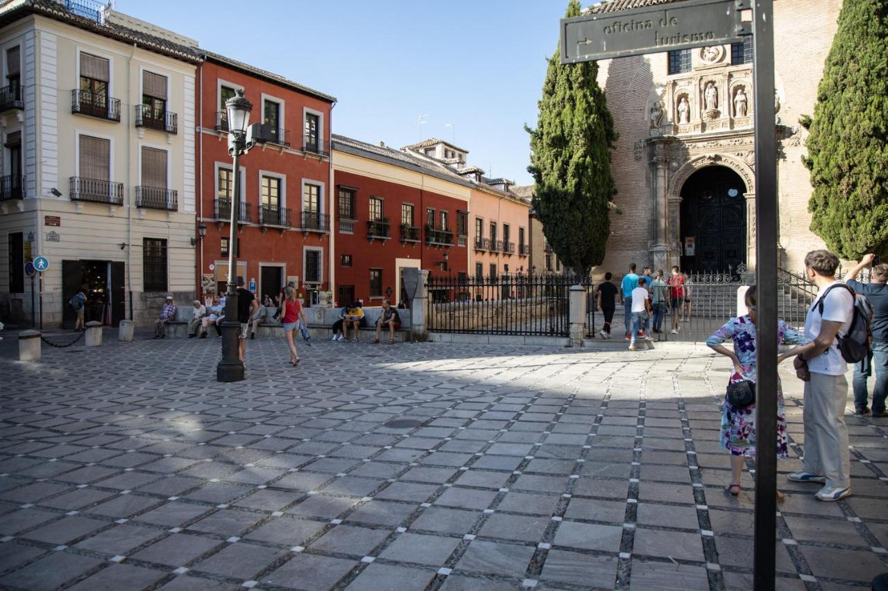 INOLVIDABLES VISTAS A LA ALHAMBRA, Parking Apartman Granada Kültér fotó